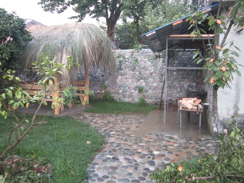 מחינג'אורי Wooden Cottage מראה חיצוני תמונה