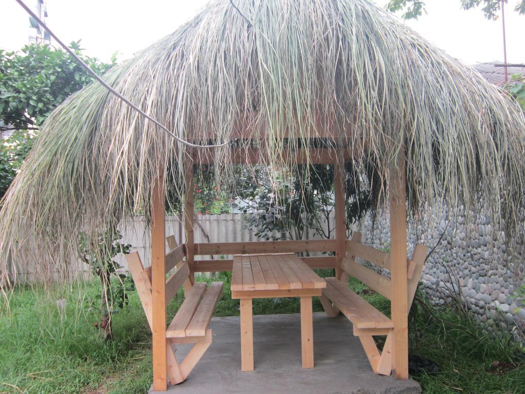 מחינג'אורי Wooden Cottage מראה חיצוני תמונה