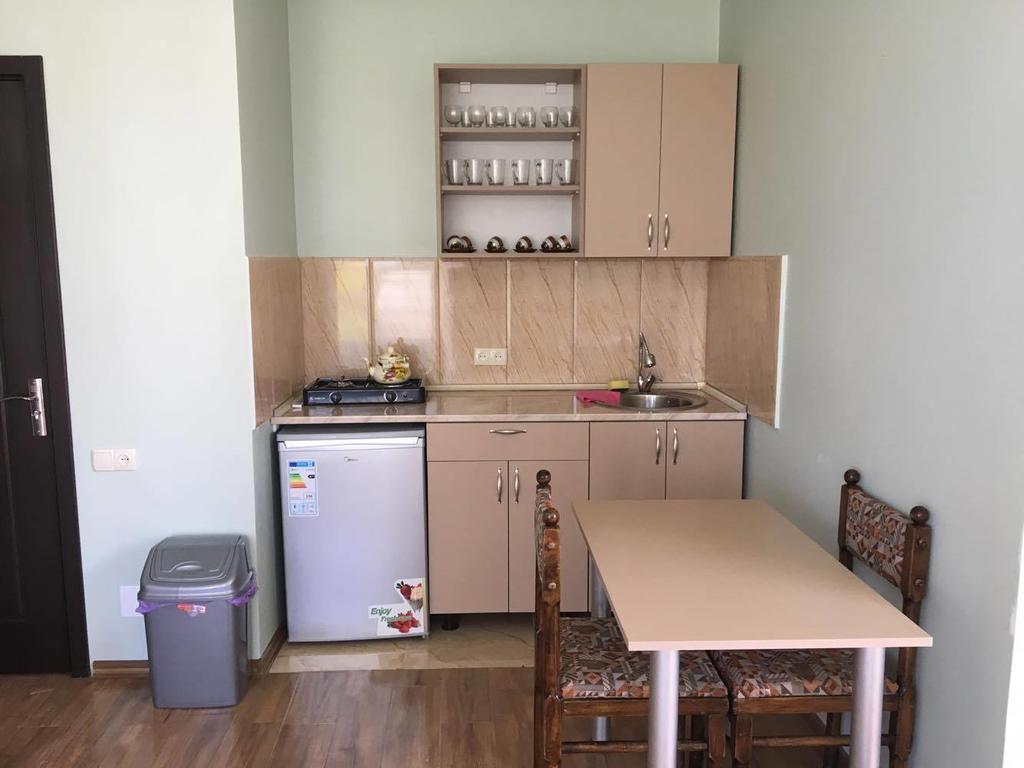 מחינג'אורי Wooden Cottage מראה חיצוני תמונה