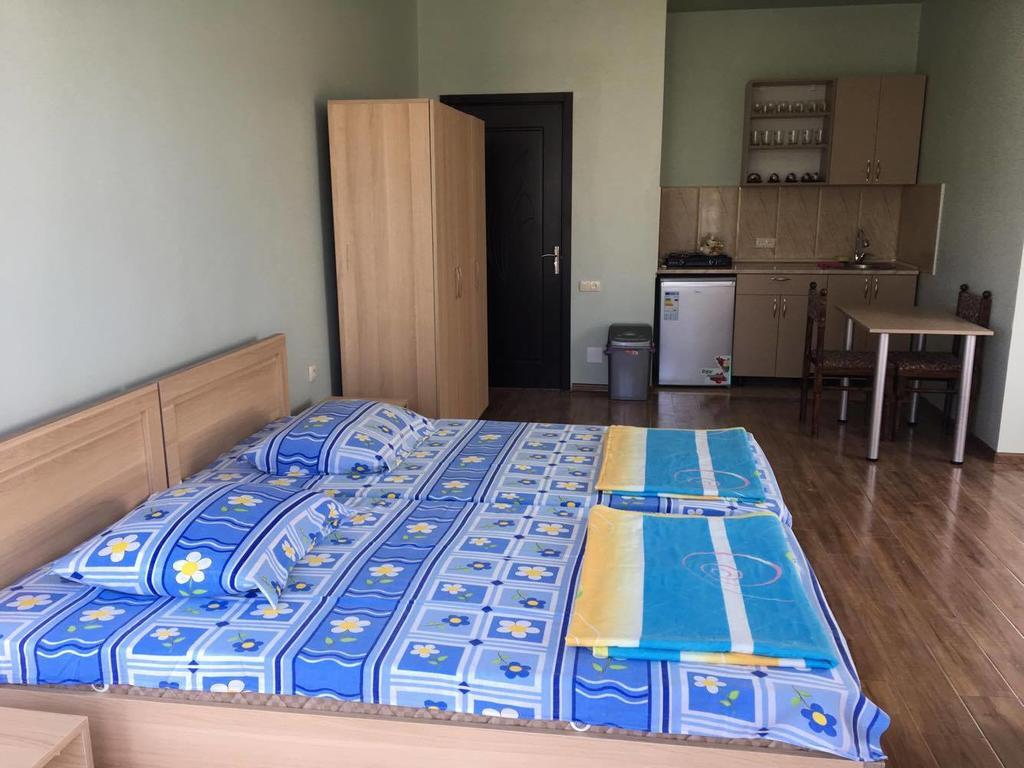 מחינג'אורי Wooden Cottage מראה חיצוני תמונה